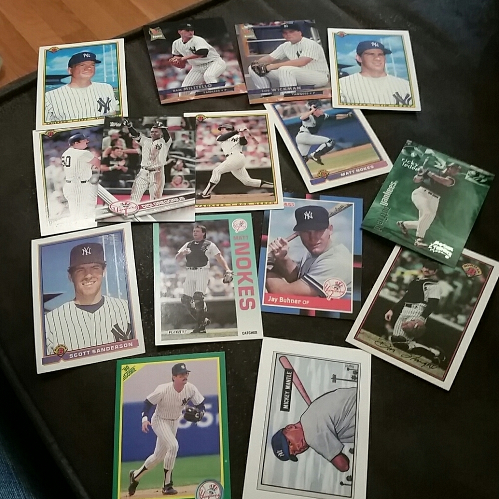 Mixed  baseball cards. 1 box  approx. 1,000 random